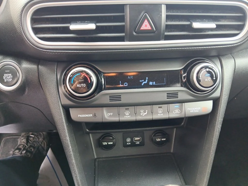 Used 2018 Pulse Red Hyundai Limited image 29
