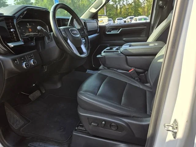 Used 2025 Summit White GMC SLT image 10