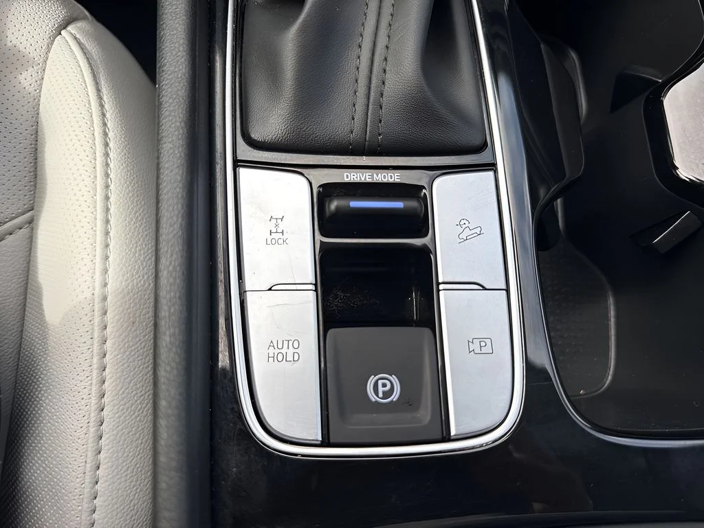 Used 2025 Gray Hyundai SEL image 22