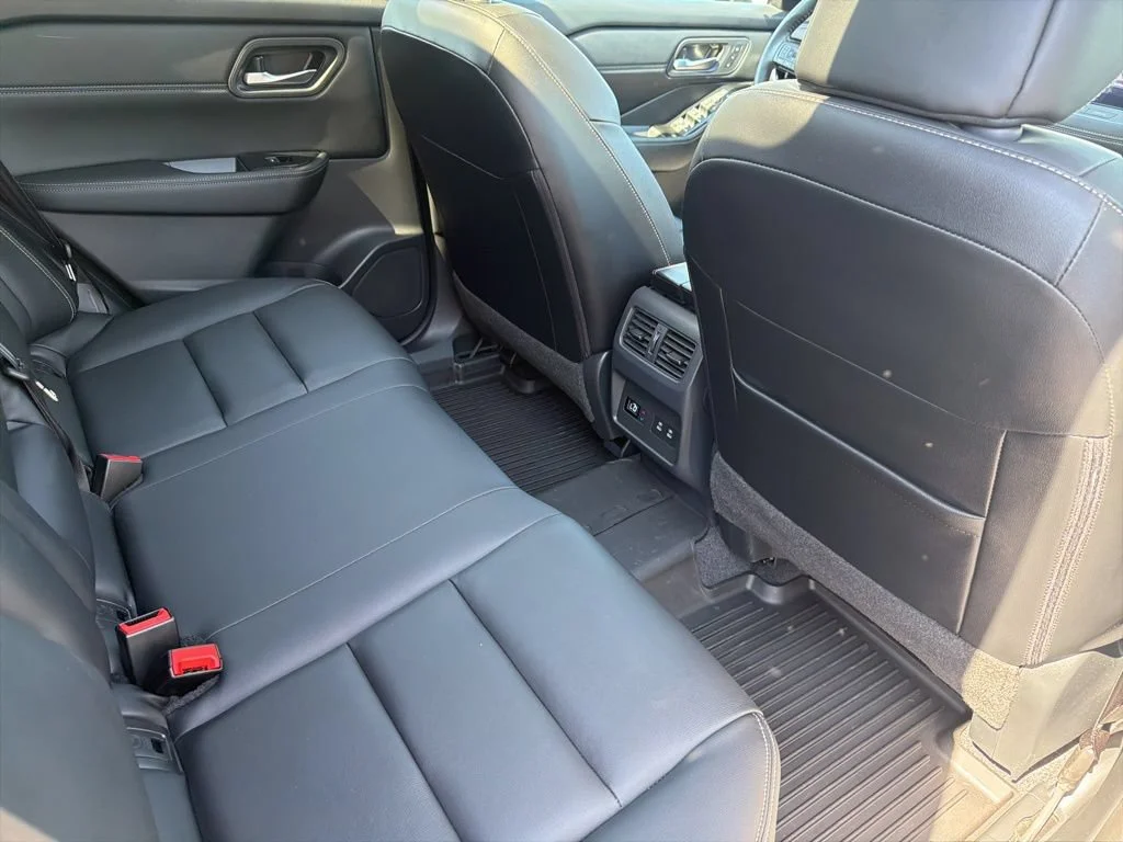 Used 2024 Qbe/everest Wh Nissan SL image 13