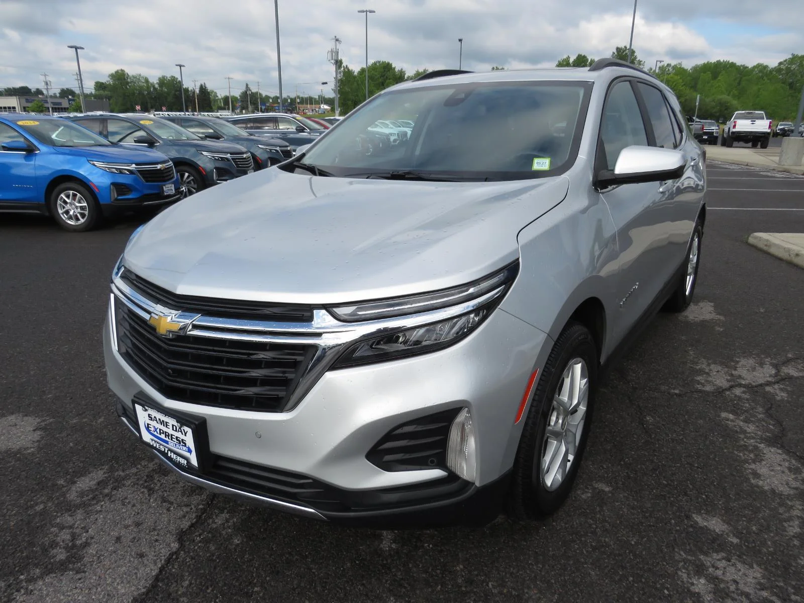 Used 2022 Silver Ice Metallic Chevrolet LT image 12