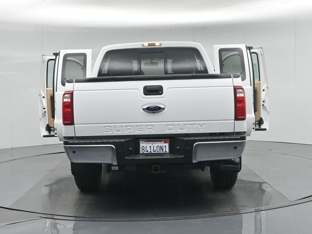 Used 2013 White Ford Lariat image 33