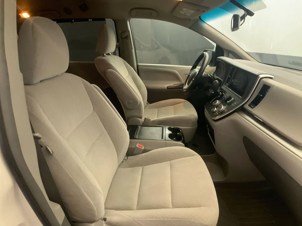 Used 2015 Super White Toyota LE image 26