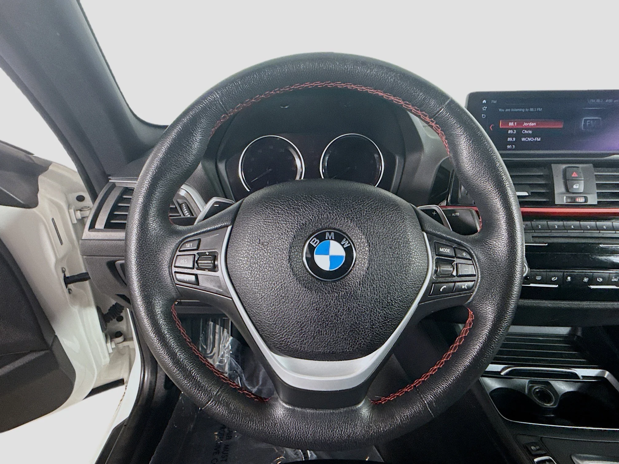 Used 2019 Alpine White BMW 230i image 9