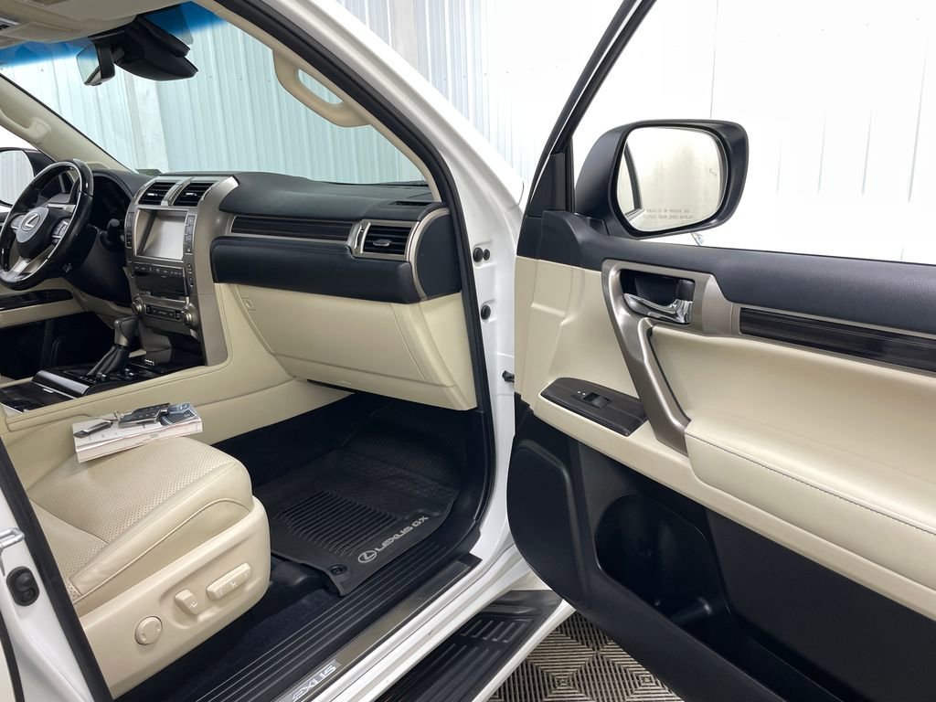 2020 Lexus GX LUXURY - Photo 44