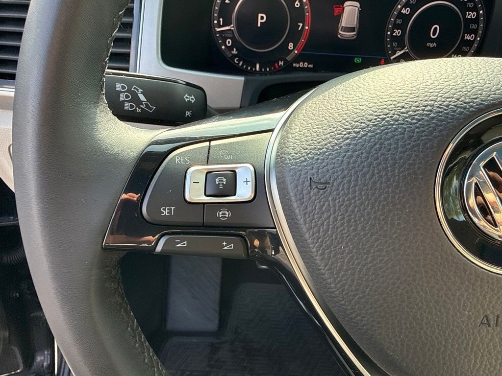 Used 2019 Black Volkswagen SEL image 30