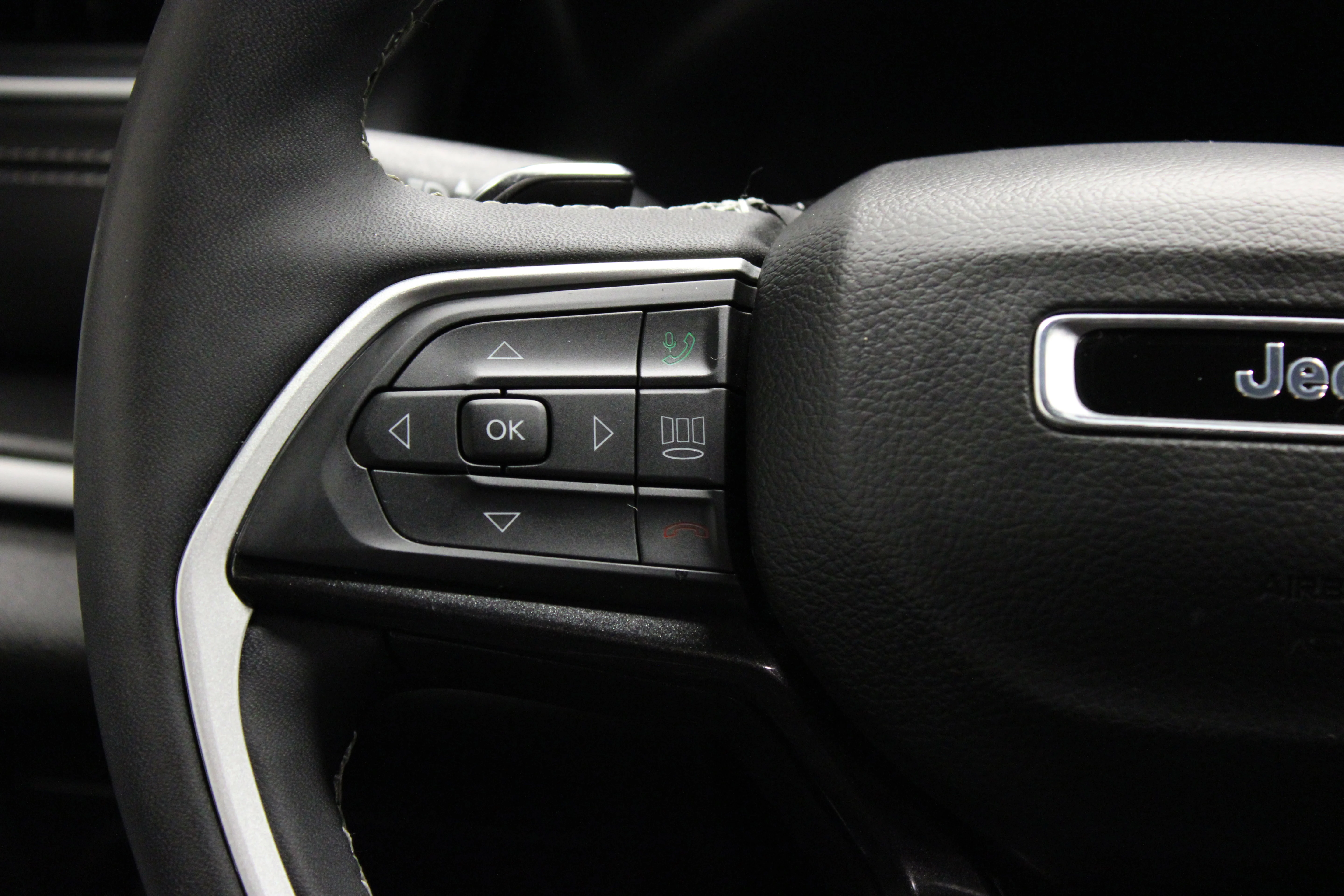 Used 2023 Silver Zynith Jeep Altitude X image 22