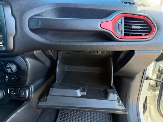 Used 2022 Alpine White Clearcoat Jeep Trailhawk image 29
