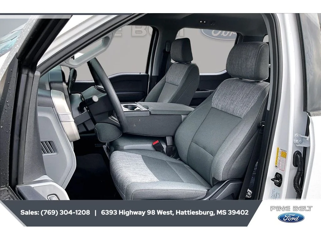 New 2026 Oxford White Ford F-250® XLT image 19