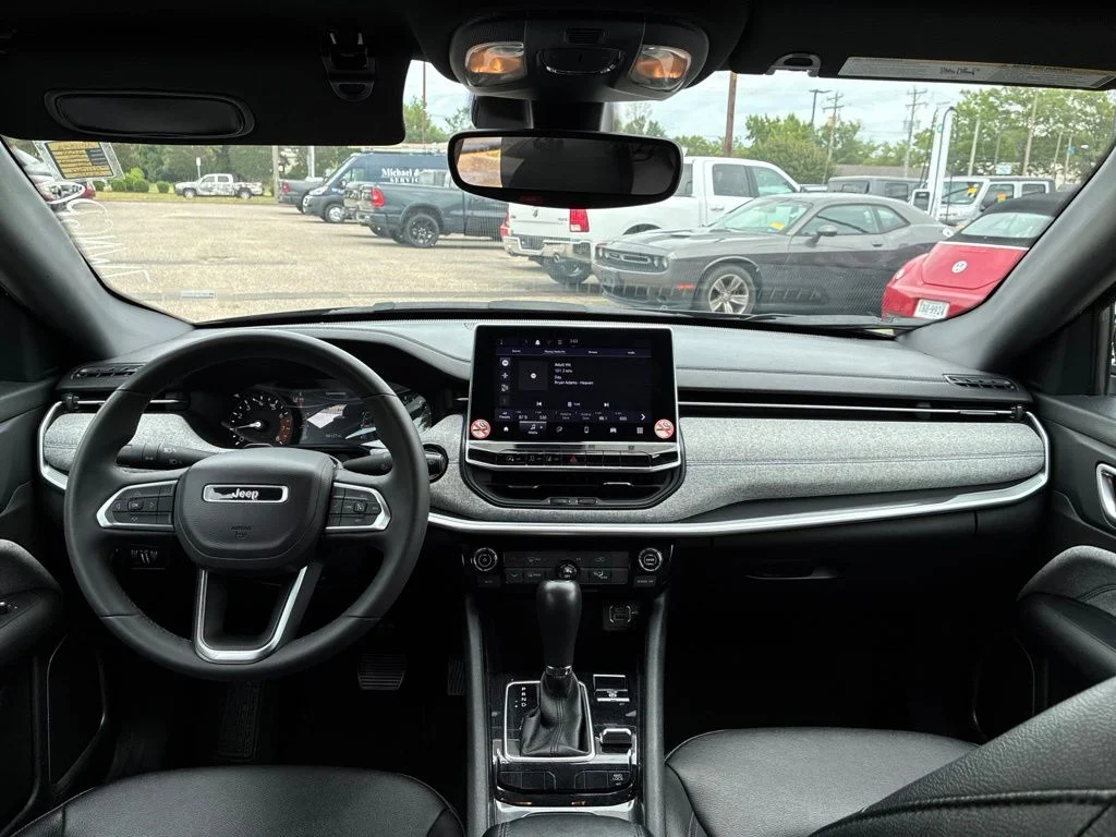 Used 2024 Black Jeep Latitude image 22