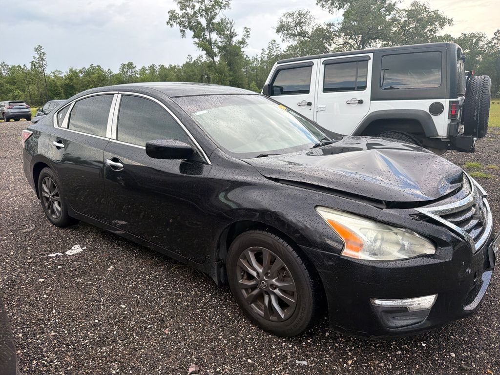 Used 2015 Black Nissan 2.5 S image 4