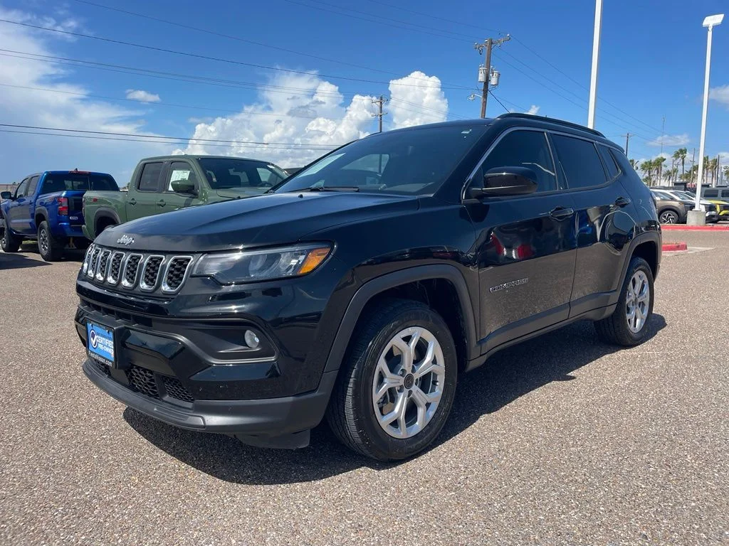 Used 2025 Black Jeep Latitude image 3