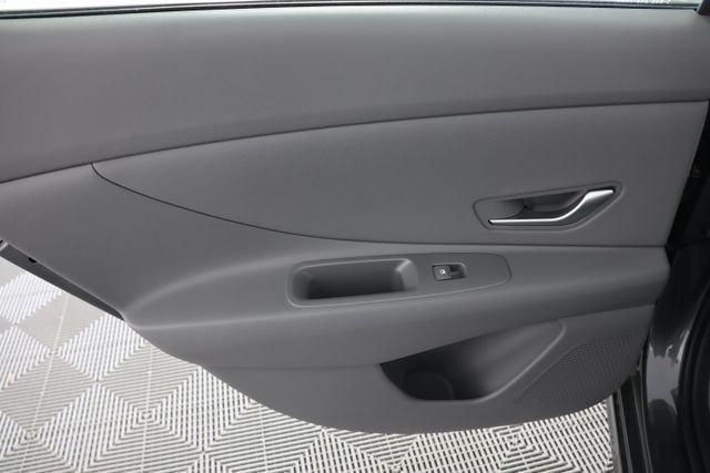 2025 Hyundai Elantra Blue - Photo 25
