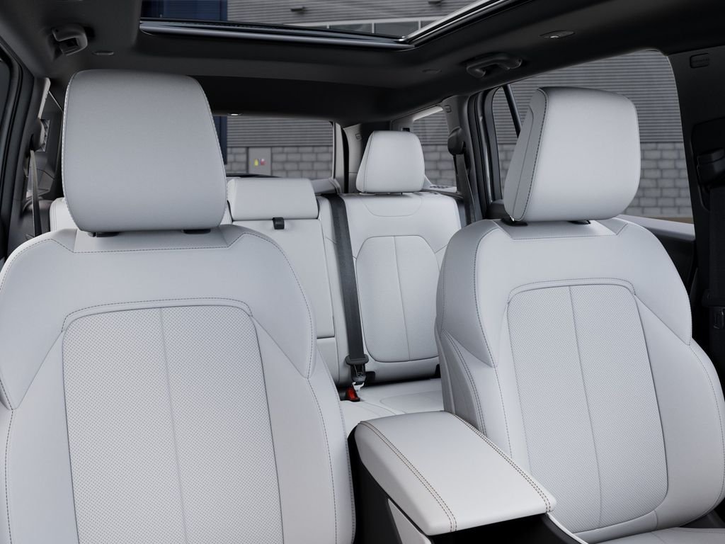 New 2026 Bright White Clear-Coat Exterior Paint Jeep Limited image 26
