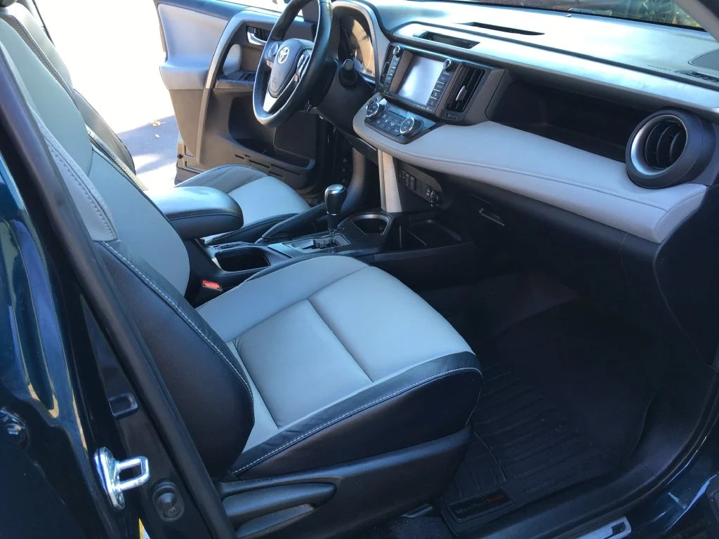 Used 2017 Blue Toyota Platinum image 30