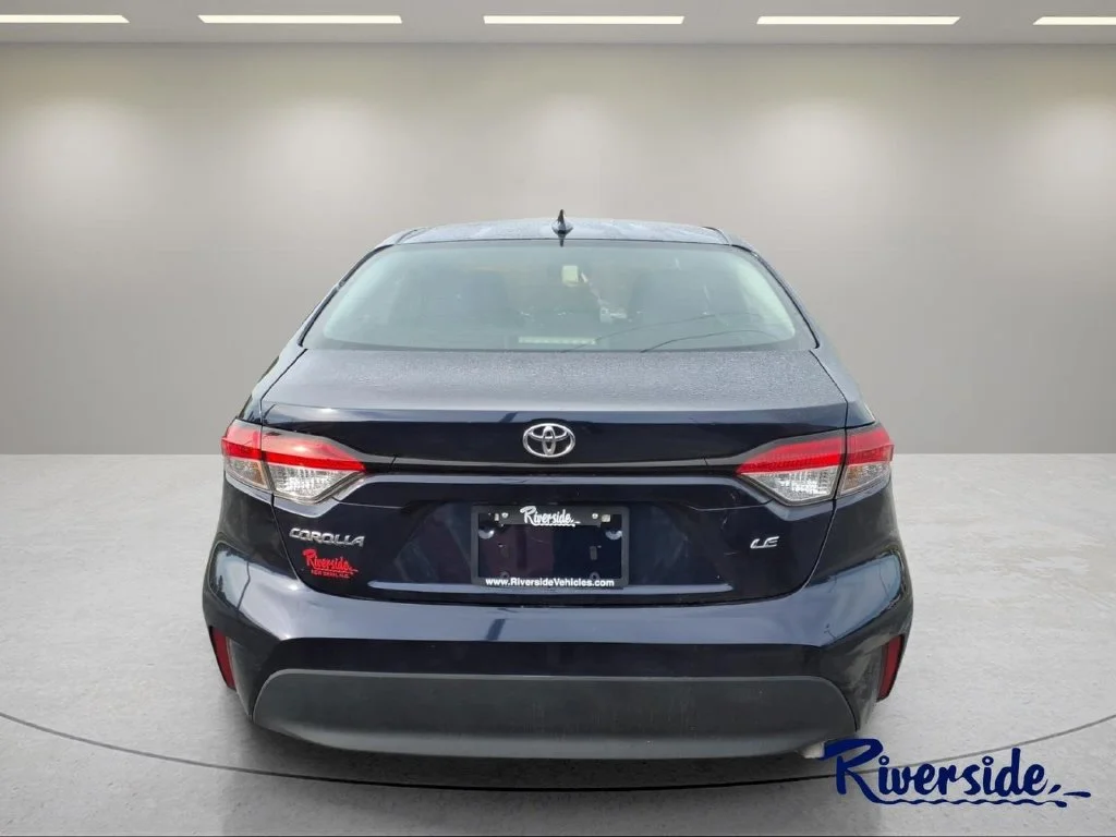 Used 2023  Toyota LE image 3