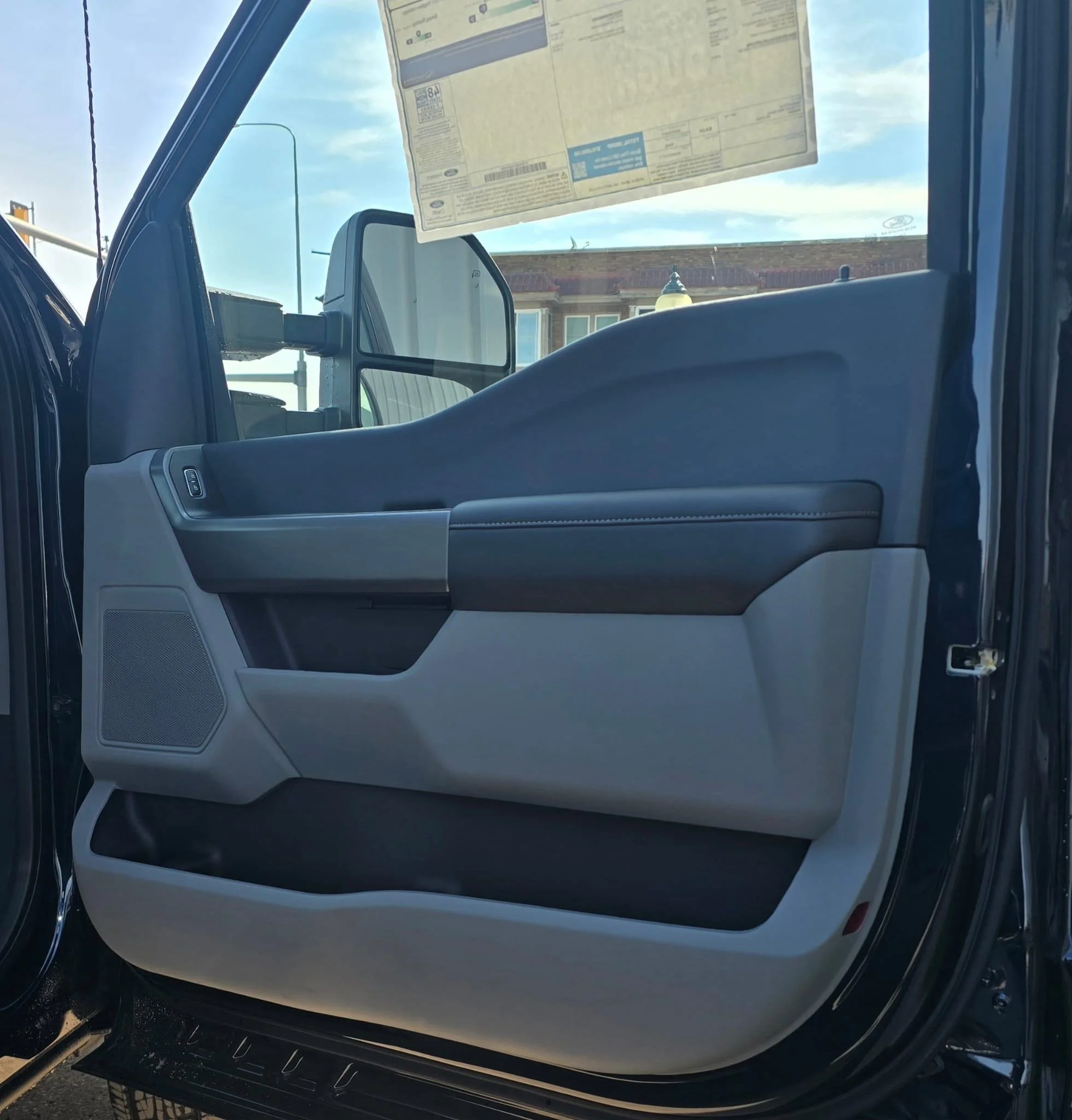 2025 Ford F-350 Super Duty XLT - Photo 9