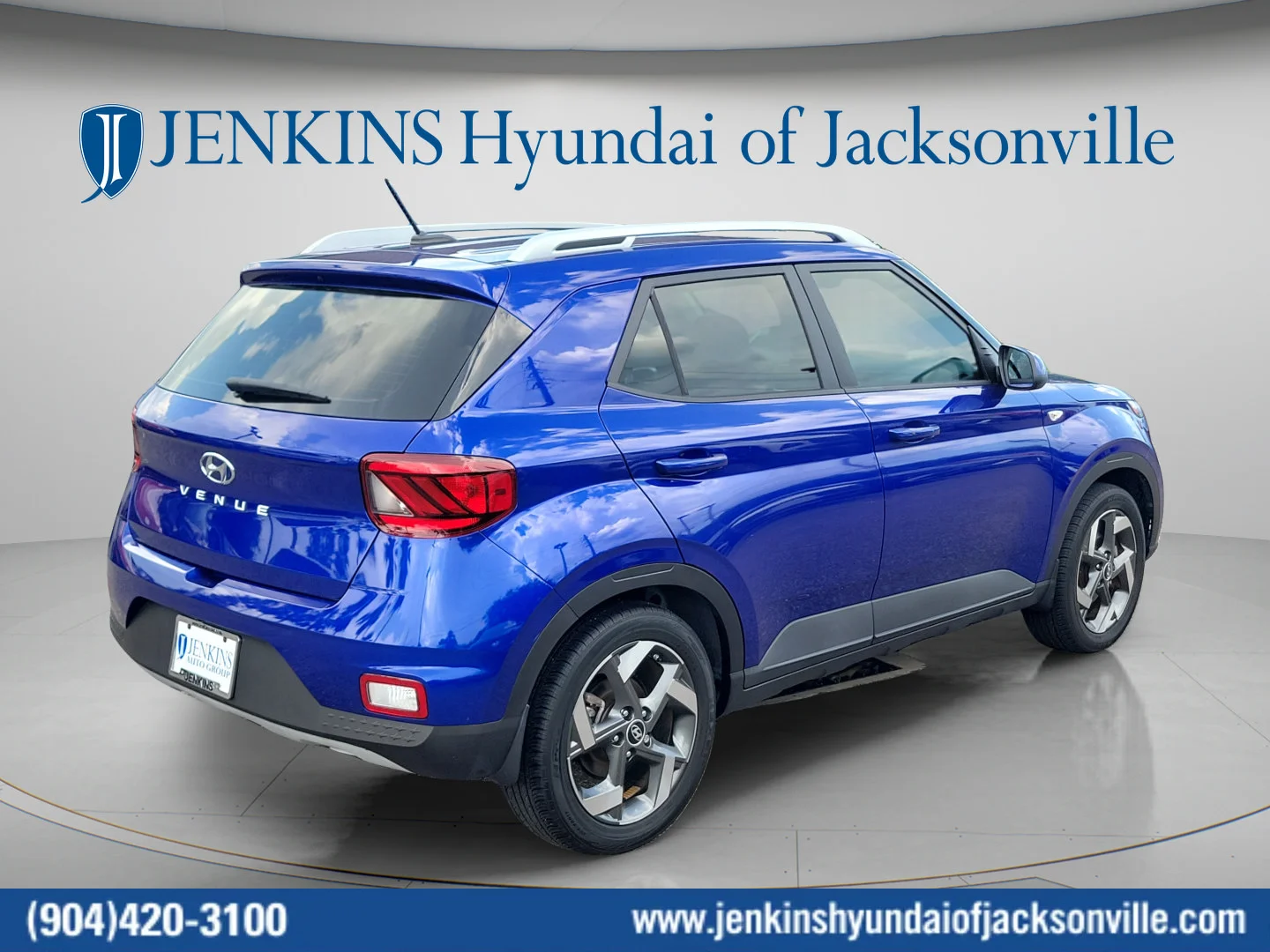 Used 2024 Intense Blue Hyundai SEL image 3