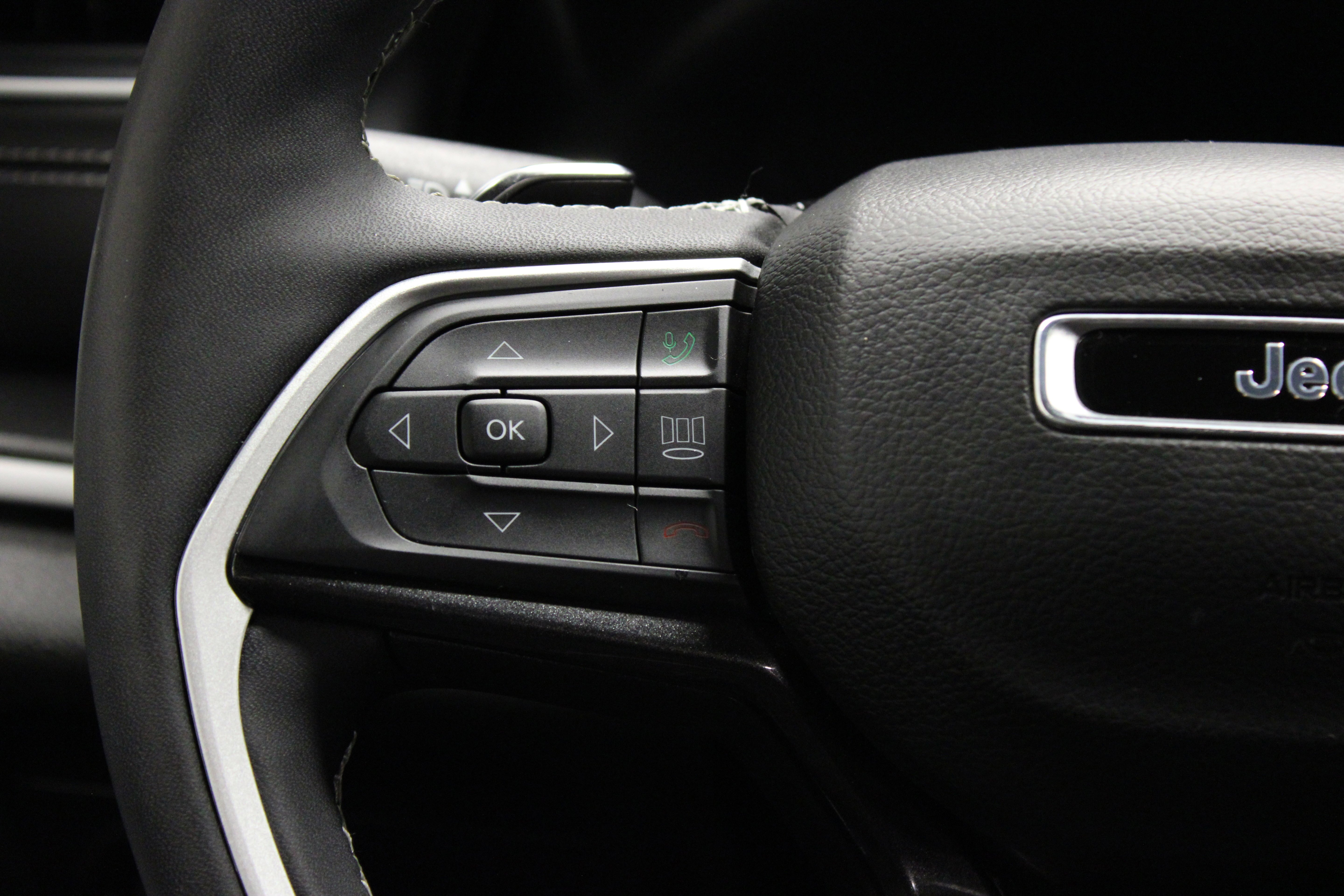 Used 2023 Silver Zynith Jeep Altitude X image 22