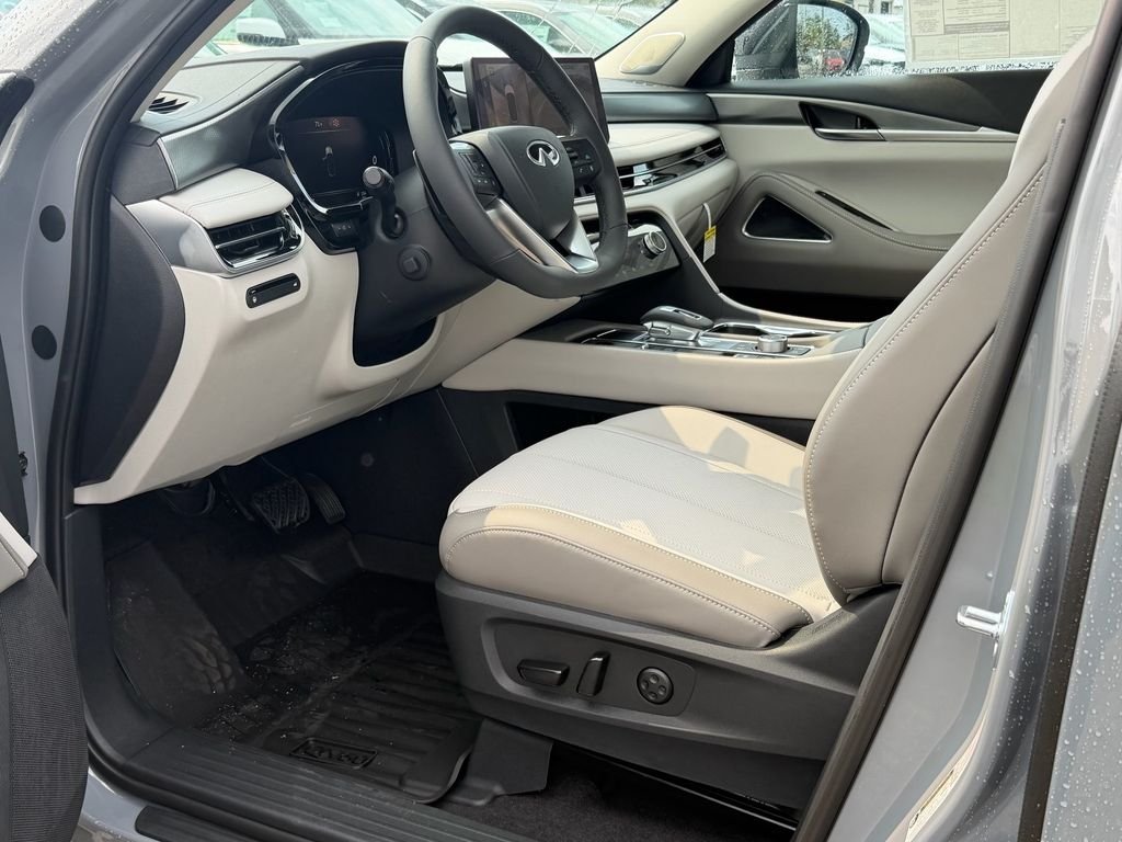 New 2027 HARBOR GRAY INFINITI Luxe FWD image 13