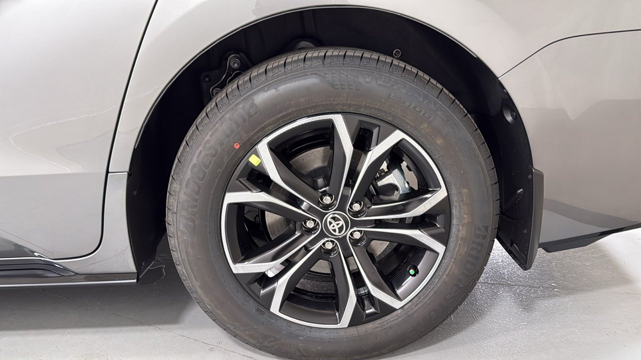 New 2026 Heavy Metal <sup>1</sup> Toyota  Platinum image 24