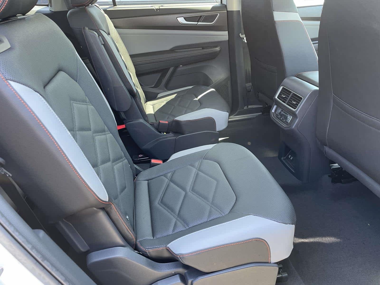 New 2026 Opal White Pearl Volkswagen 2.0T Peak Edition image 20