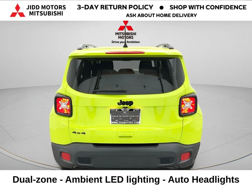 Used 2018 Hypergreen Clearcoat Jeep Latitude image 5
