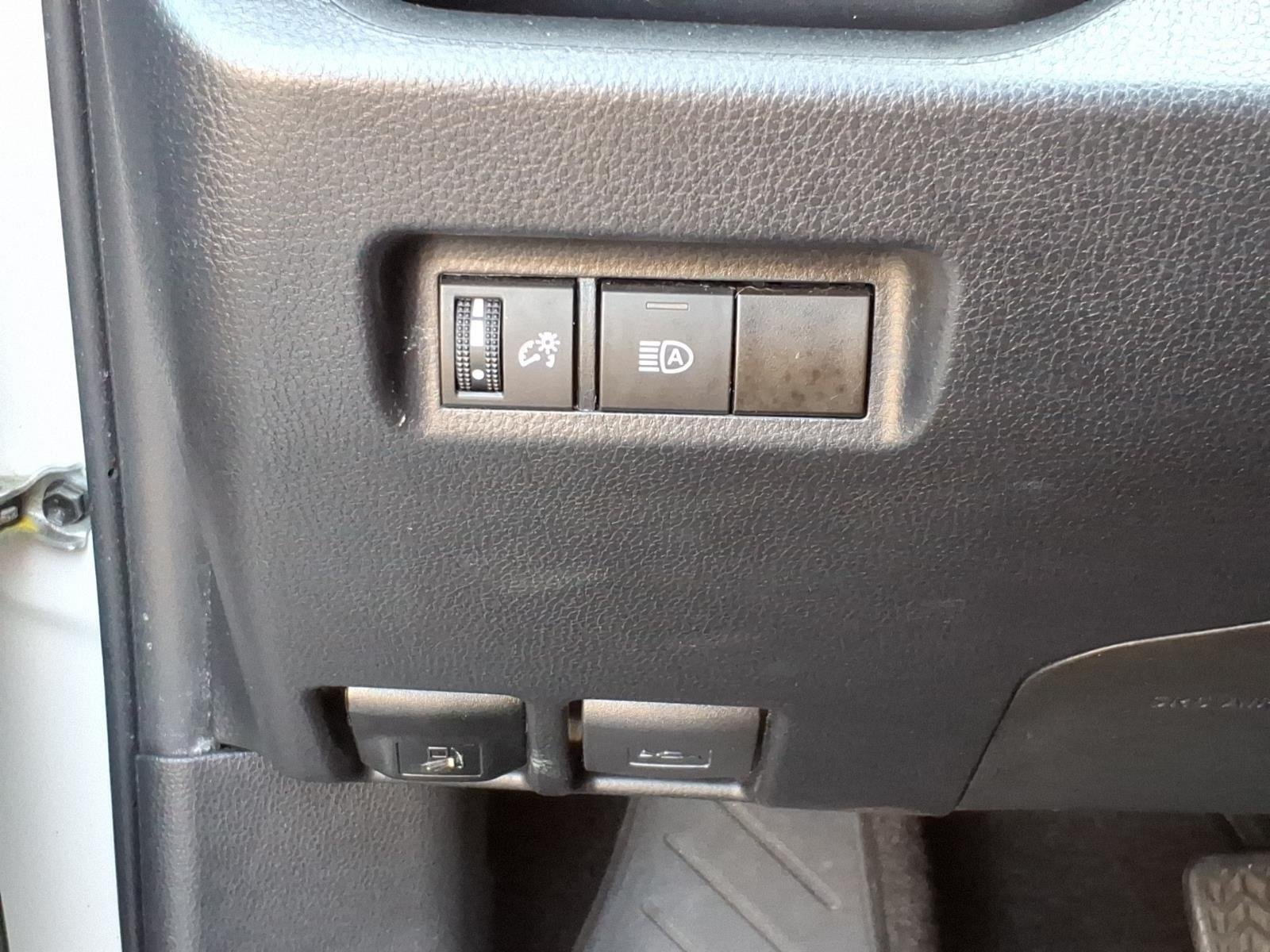 Used 2024  TOYOTA  image 19