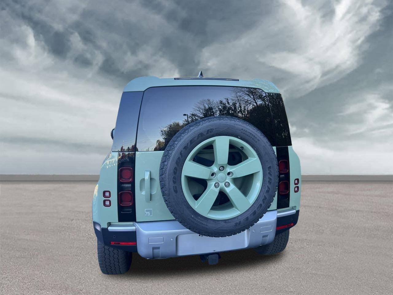 Certified Used 2023 Grasmere Green Land Rover 75th Edition image 4