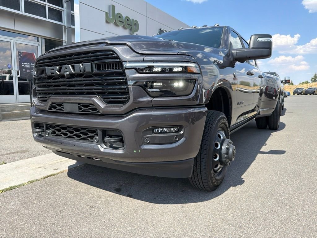 New 2026 Granite Crystal Metallic Clear-Coat Exterior Paint RAM Laramie image 56