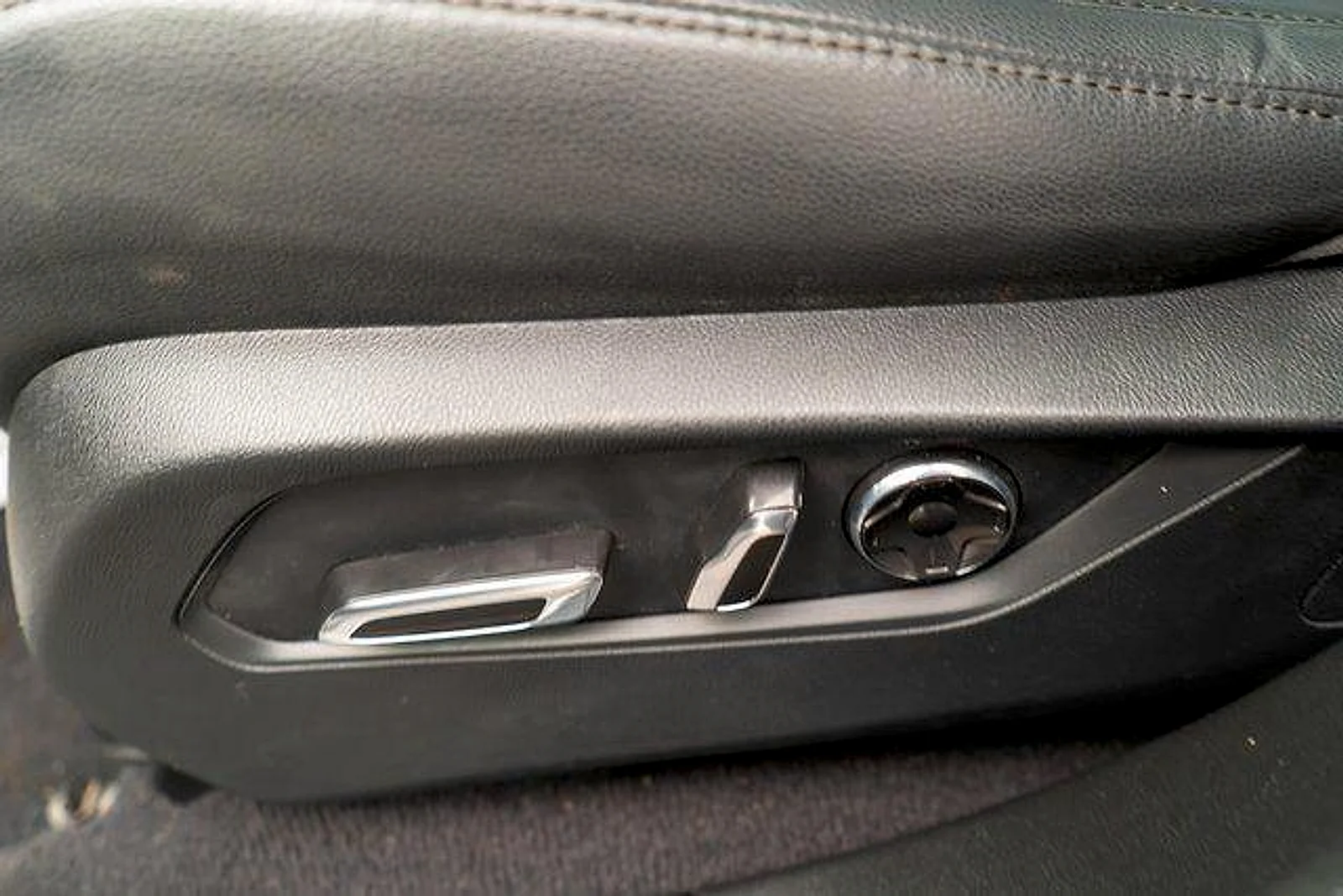 Used 2020 White Acura  image 20