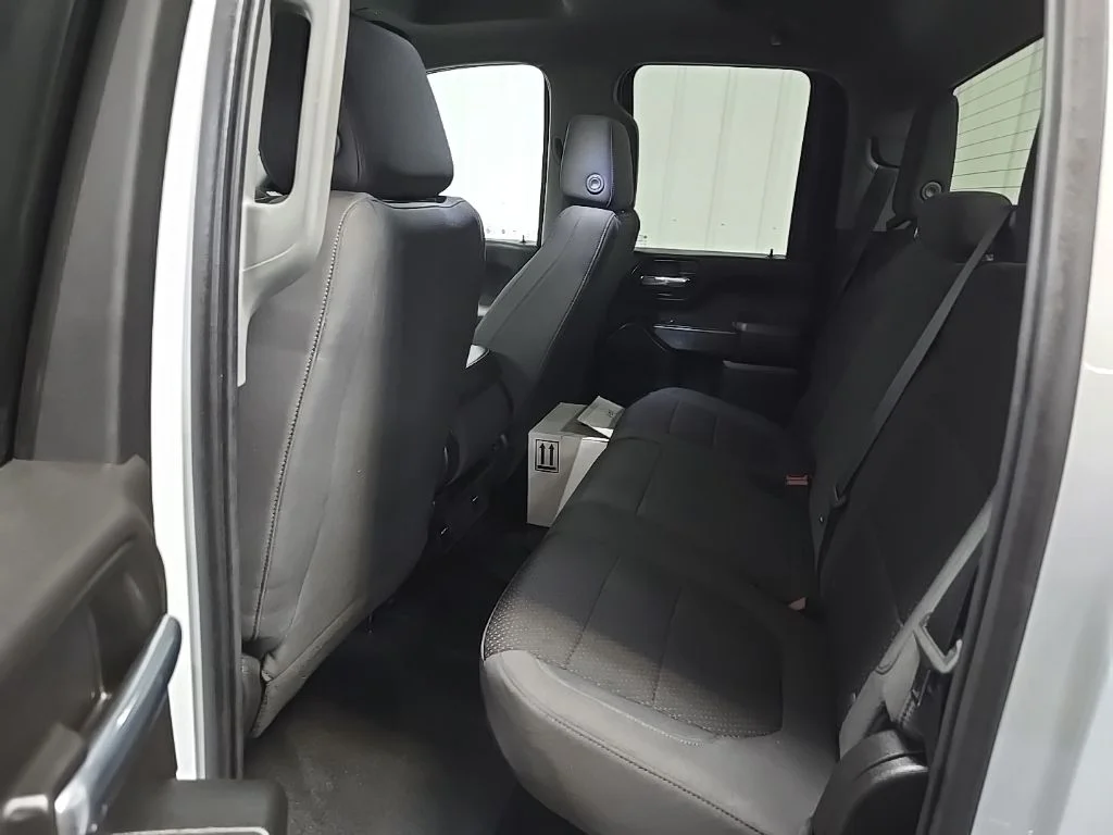 Used 2021 White Chevrolet Custom image 30
