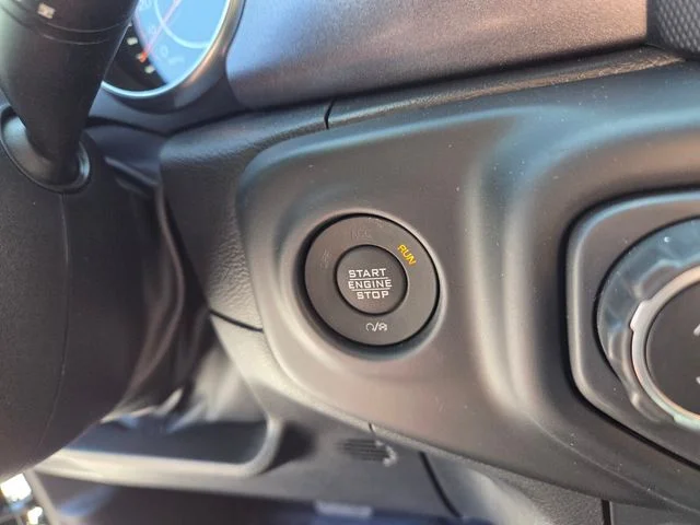 Used 2023 Black Jeep Mojave image 27