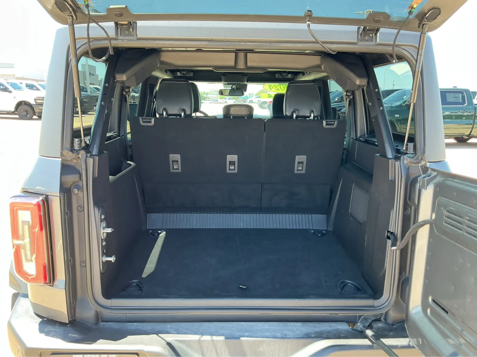 Used 2024 Carbonized Gray Metallic Ford Wildtrak image 17