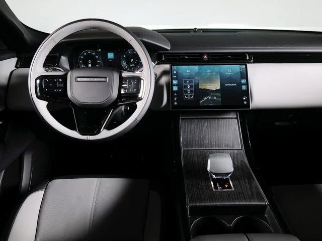 New 2026 Santorini Black Land Rover Dynamic SE image 11