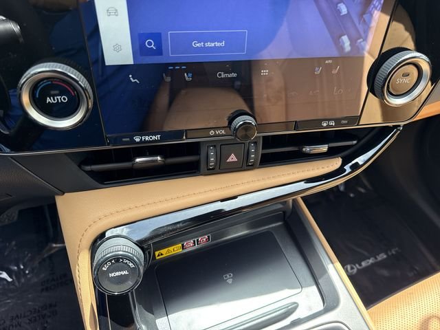 2025 Lexus NX 250 - Photo 19