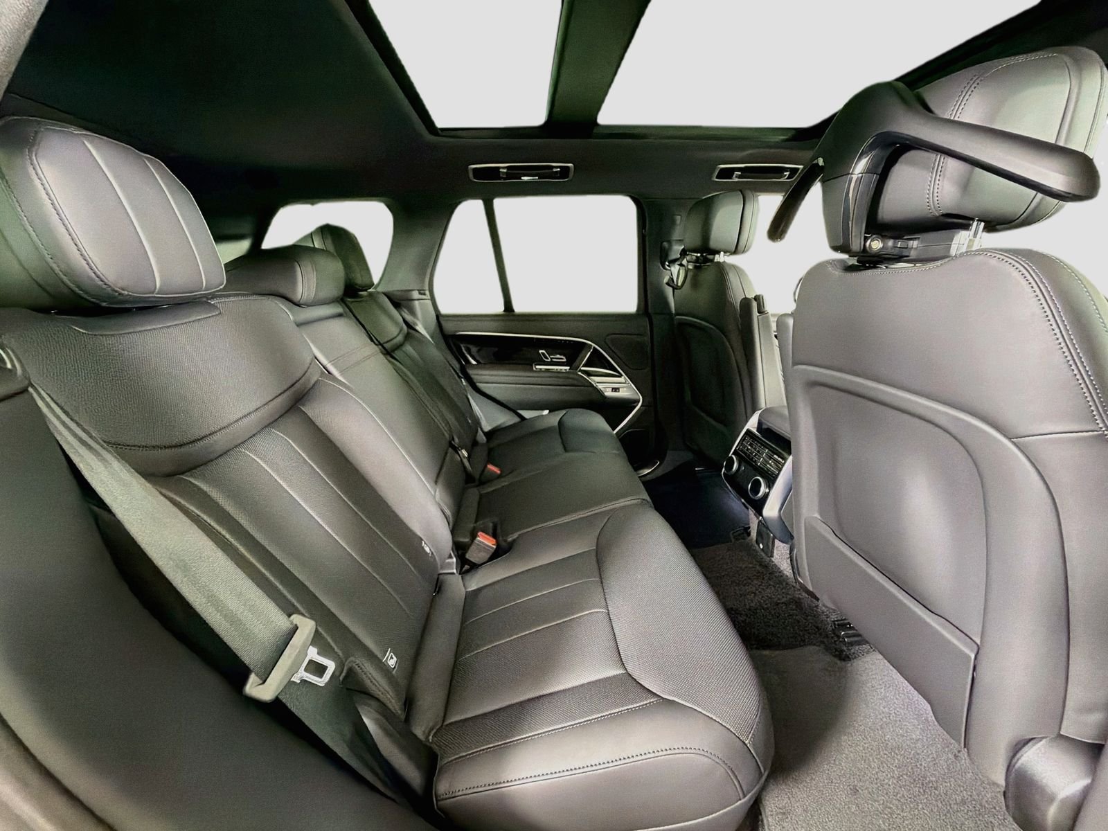 New 2026 Santorini Black Land Rover SE image 30