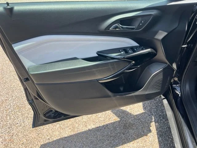 Used 2025 Mosaic Black Metallic Chevrolet LT image 26