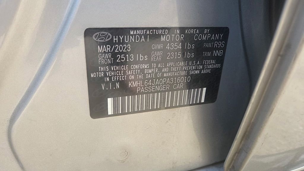 Used 2023 Silver Hyundai SEL image 8