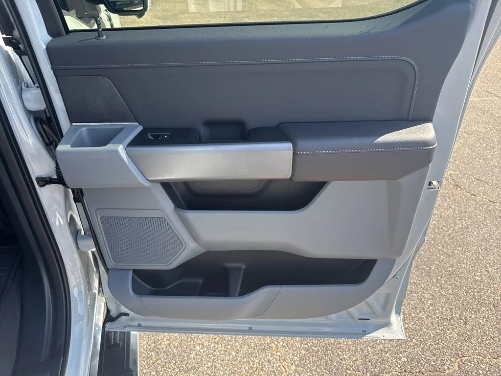 New 2026 Avalanche Ford XLT image 28