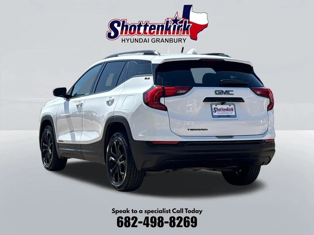 Used 2021 White GMC SLE image 7