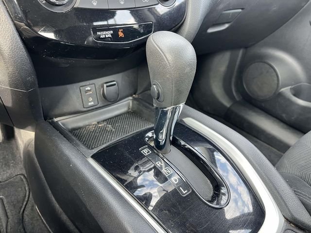 Used 2014 Orange Nissan S image 18