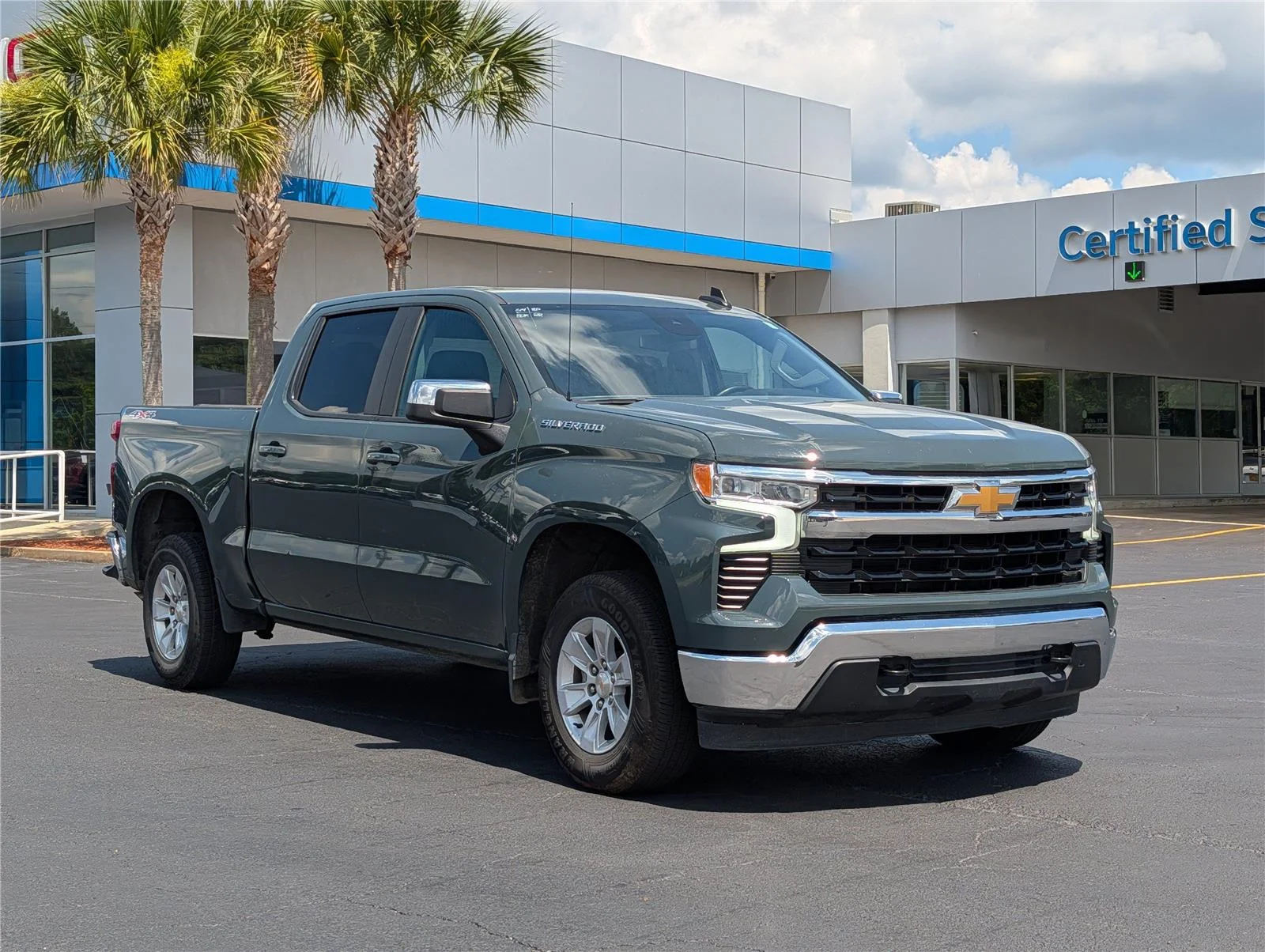 Used 2025 Cypress Gray Chevrolet LT image 8