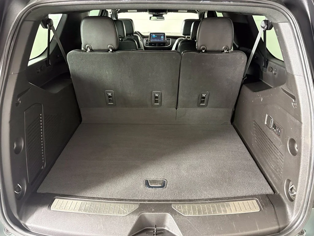 Used 2023 Green Chevrolet Premier image 41