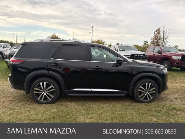 Used 2025 Black Nissan Platinum image 15