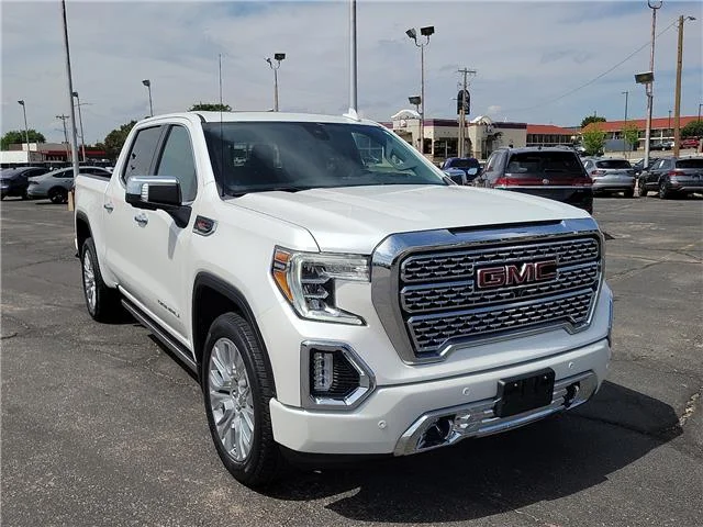 Used 2021 White Frost Tricoat GMC Denali 4x4 Crew Cab 5.75 ft. box 147.4 in. WB image 5