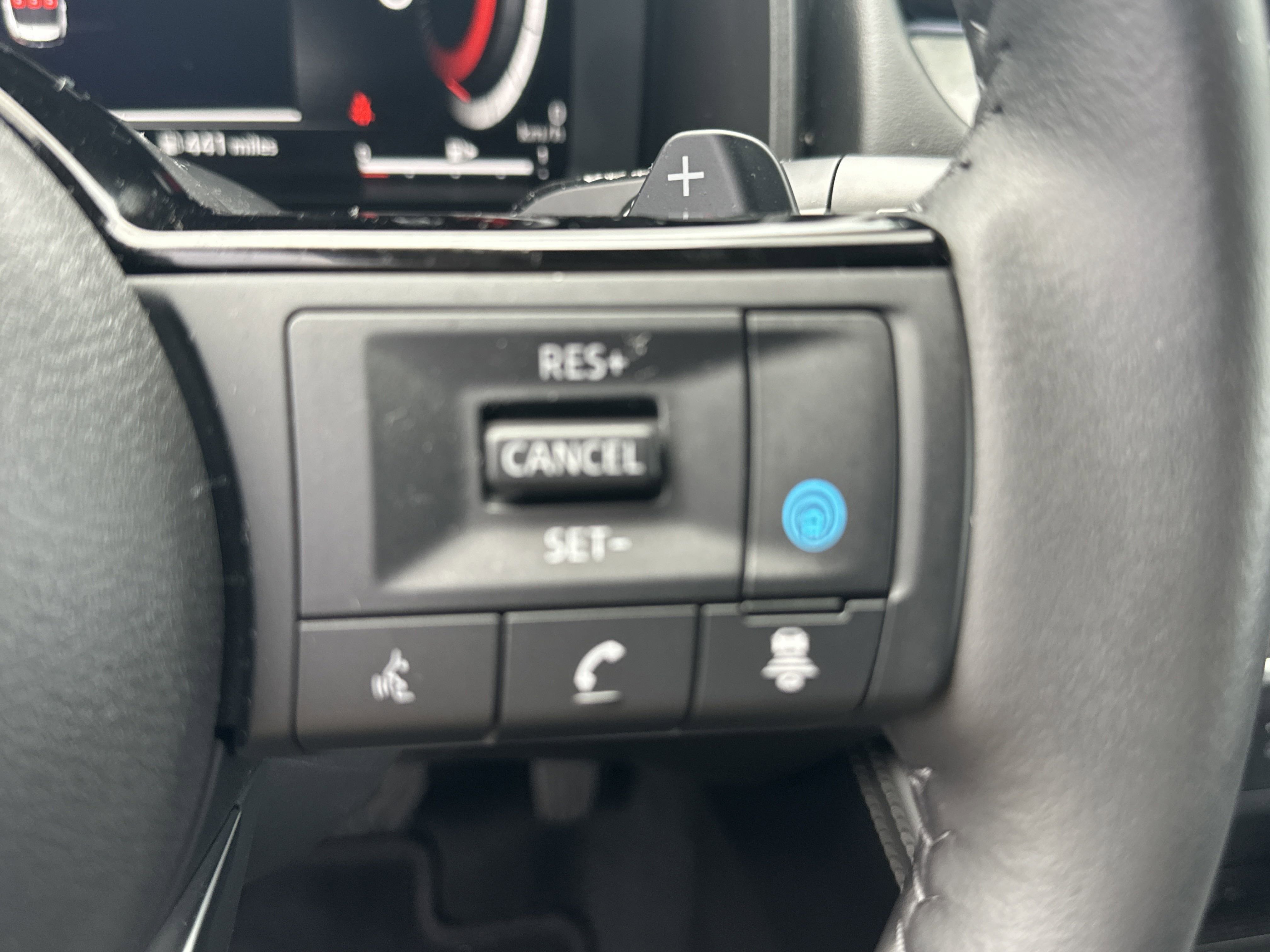 Used 2024 Super Black Nissan Platinum image 32