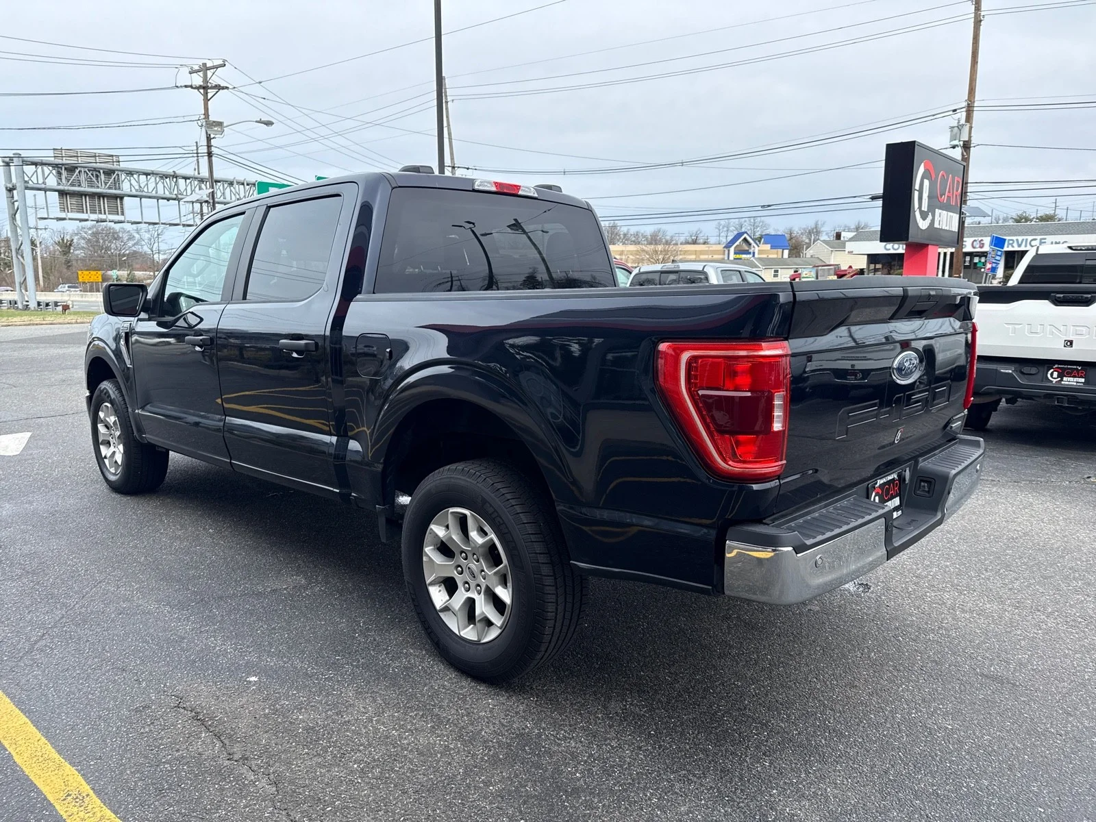 Used 2023 Antimatter Blue Metallic Ford XLT 4WD image 5