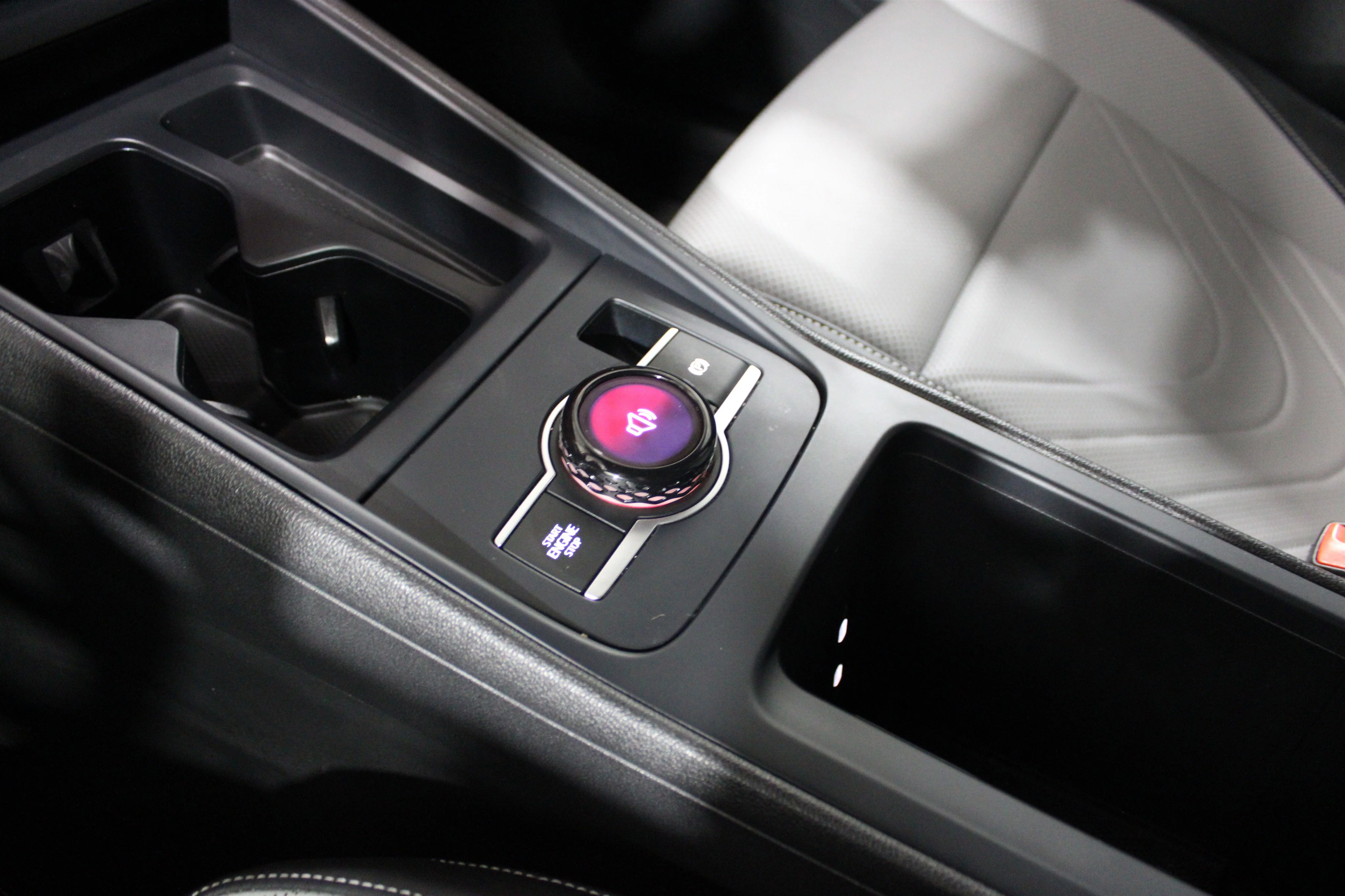 Used 2025 Platinum Gray Metallic Volkswagen SE R-Line Black image 16