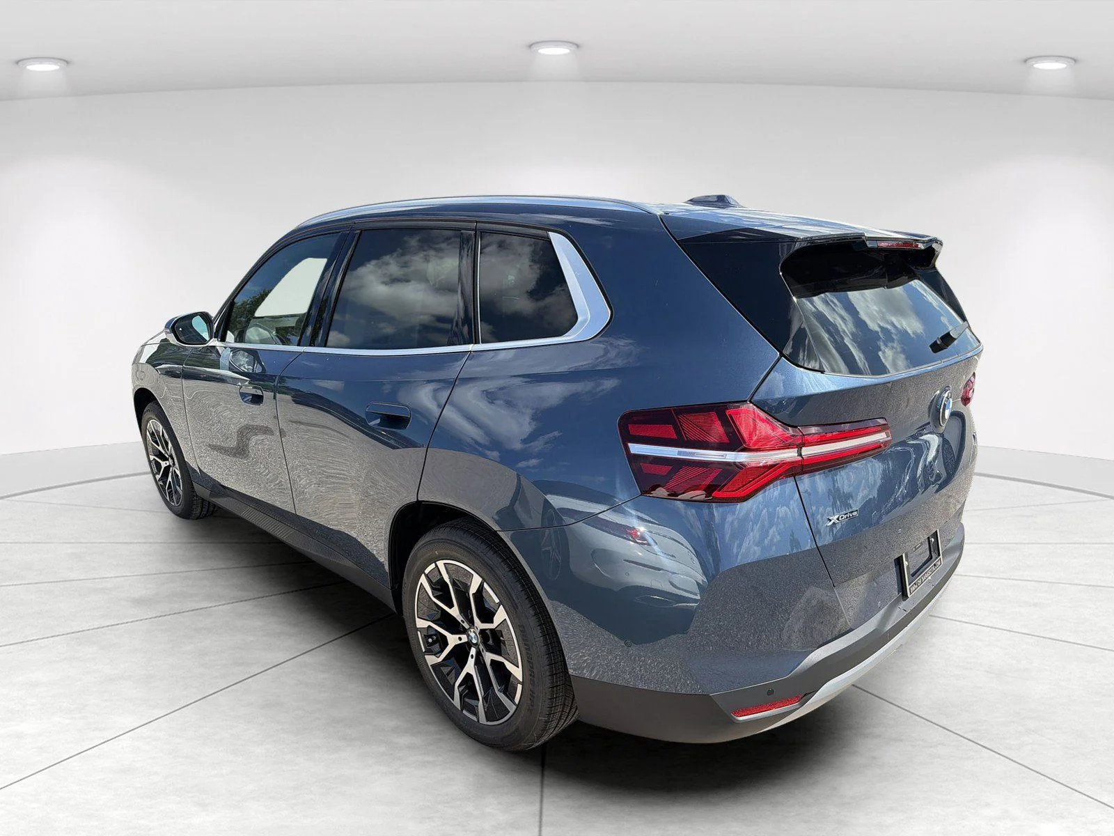 New 2026 Arctic Race Blue metallic BMW 30 xDrive image 6